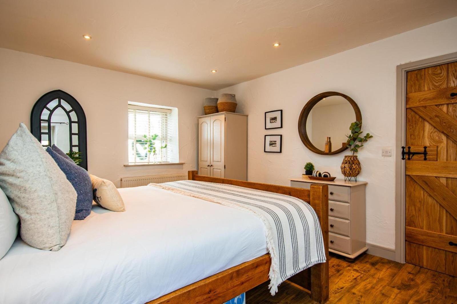 Cosy Farm Conversion In The Heart Of Pembrokeshire Maenclochog Extérieur photo